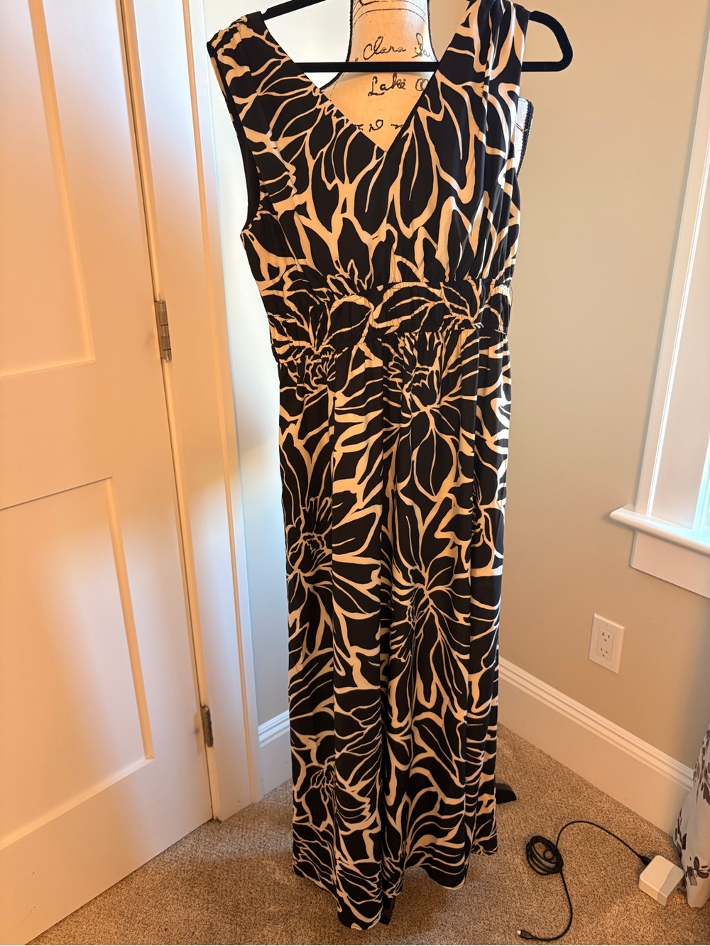 Rachel Zoe Black and White Floral V‑Neck Maxi Dress